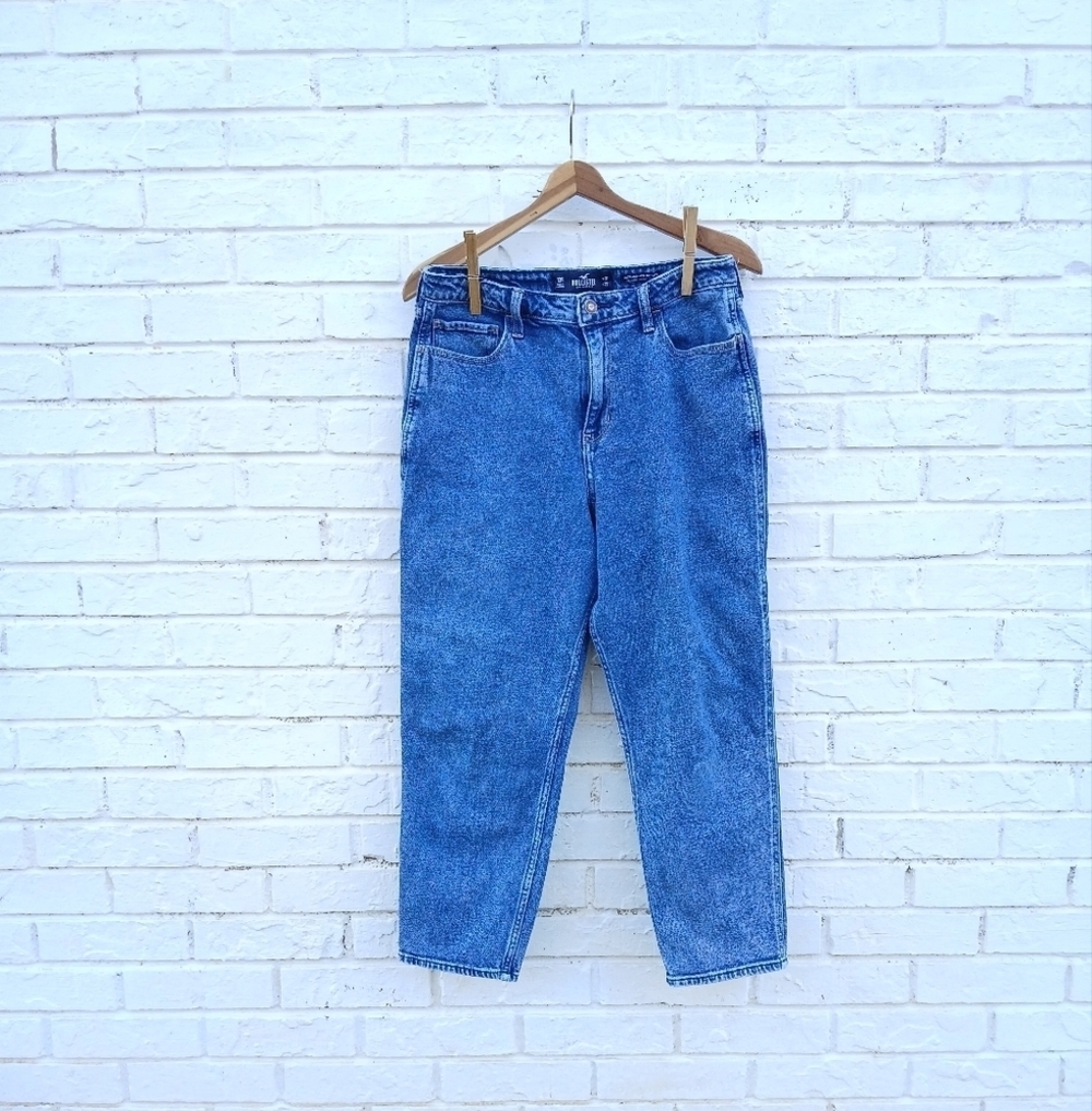 Hollister Ultra Highrise Mom Jeans 13R